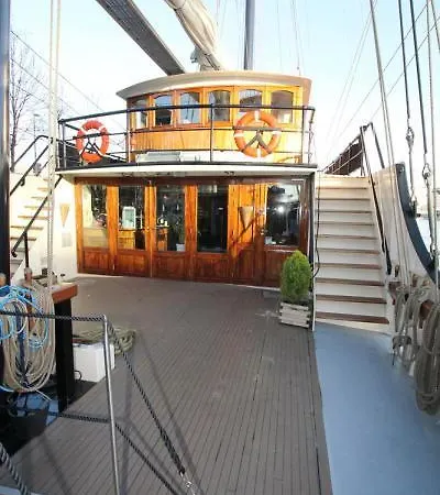 보트호텔 Old Sailing Boat